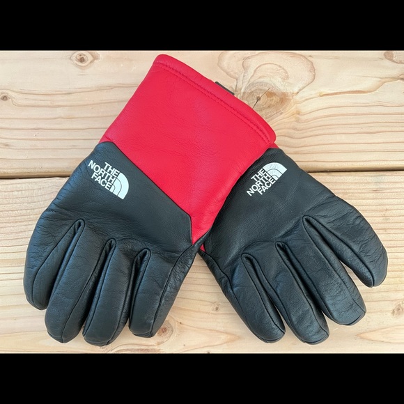 Supreme North Face Gloves - Picture 1 of 6